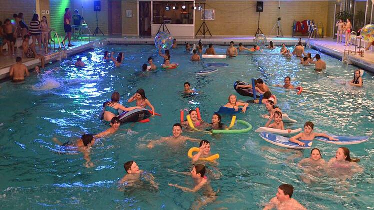 Poolparty in Bad Kissingens Hallenbach 2016. Foto: Peter Rauch