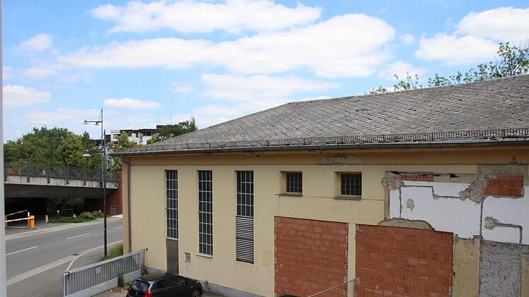 Blick von der Villa zum Gebäude 9. Foto: Saskia Nauer