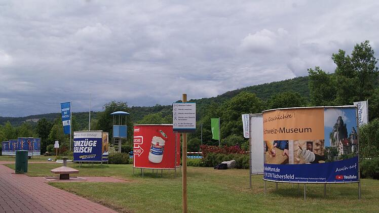 Die Umkleiden sind noch gesperrt, daf&uuml;r stehen die sogenannten "Schnecken" zur Verf&uuml;gung.