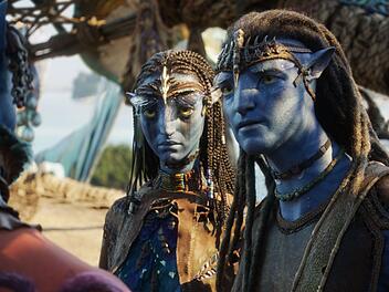 "Avatar: Fire and Ash" Neytiri (Zoe Saldaña) und Jake Sully (Sam Worthington) trauern um ihren Sohn.