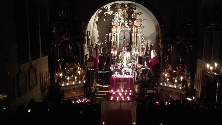 In St. Anna ging alles um das Licht des Glaubens.  Foto: Heidi Amon