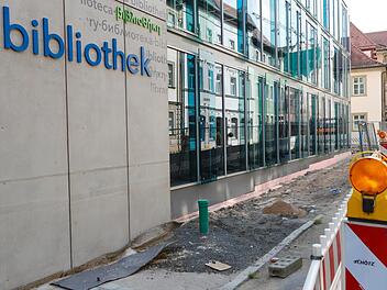 Der Anbau der Teilbibliothek 4 am Heumarkt ist so gut wie fertig. Sie soll zum kommenden Wintersemester eröffnet werden. Foto: Matthias Hoch