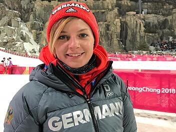 Carola Englert aus Steinsfeld ist Leistungssportreferentin beim Snowboard Verband Deutschland (SVD) und hat die Athleten während der olympischen Winterspiele 2018 in Pyeongchang betreut.CE