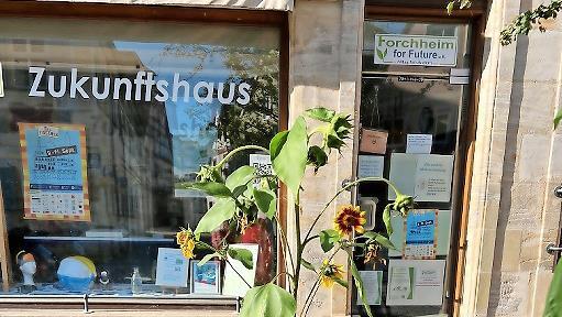 Im Zukunftshaus gibt es einen Flohmarkt auf Spendenbasis sowie ein Reparatur-Café.