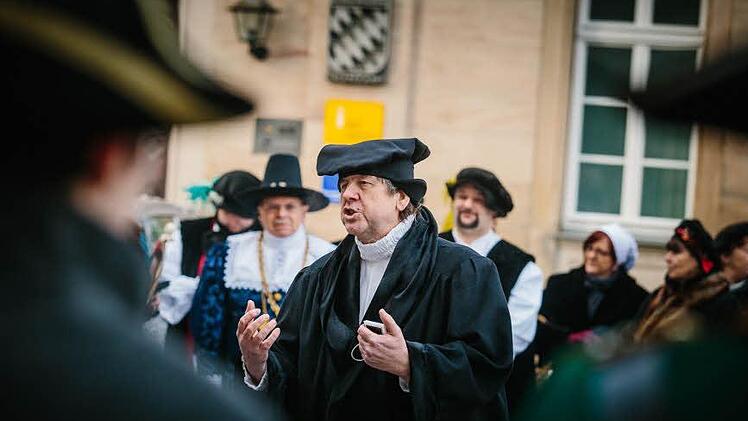 Stadtvogt Hans Götz erinnerte an die Leistungen bei der Verteidigung Kronachs und an die Großzügigkeit Melchior ottos.