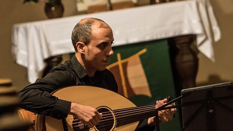 Der Lautenvirtuose Nehad el Sayed und die Perkussionistin Nora Thiele begeisterten bei ihrem Konzert in der Johanneskirche Elsa.Foto: Jochen Berger
