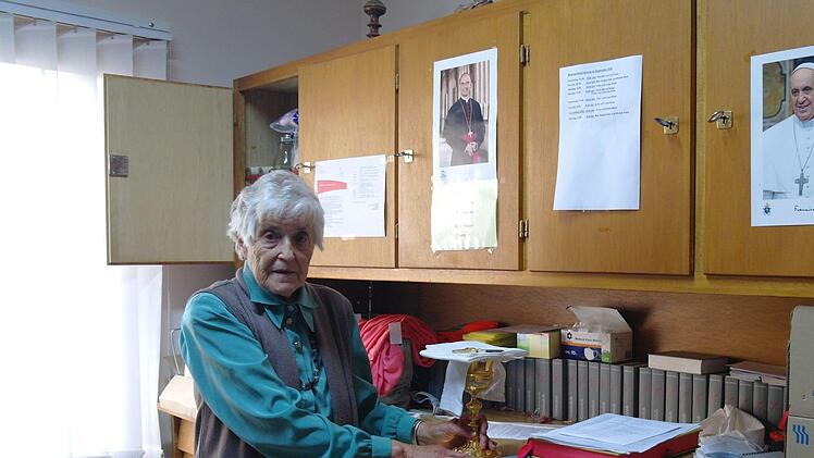 Nach jedem Gottesdienst galt es für Johanna Kömpel, noch aufzuräumen.   Foto: Stephanie Elm