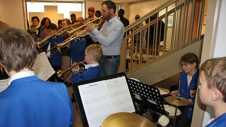 Junge Musiker spielten unter der Leitung von Christian Baum für die Besucher.