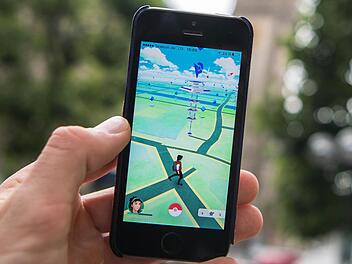 Bei Pokéstops erhält man verschiedene Items, die sich von Level zu Level unterscheiden. Foto: Lukas Schulze/dpa