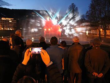 Wegen der milden Witterung ging der Brunnen im Rosengarten gestern wieder in betrieb. Wenn es frostfrei bleibt, ist heute und in den kommenden tagen die Adventsstimmung zu sehen. Foto: Ralf Ruppert/Archiv