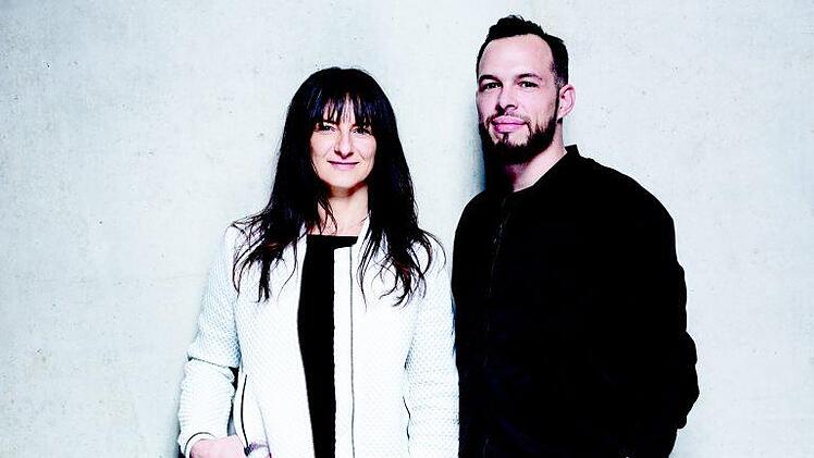 Tanja Schuster aus Regensburg und Matthias Griesbauer aus Forchheim haben den Mut Gin entwickelt.