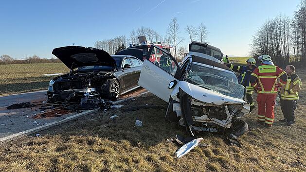 Schwerverletzte nach Unfall im Kreis Coburg in Klinik geflogen