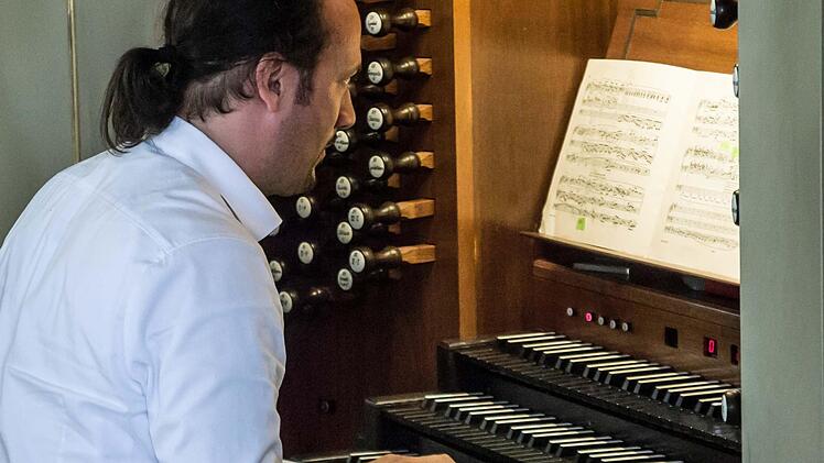 Matthias Grünert, Kantor der Frauenkirche Dresden, gastierte bei seiner fränkisch-thüringischen Orgelfahrt in der Coburger Morizkirche. Foto: Jochen Berger