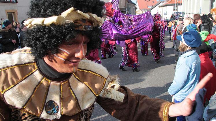 Marktplatztreiben in Stadtsteinach. Foto: Jürgen Gärtner