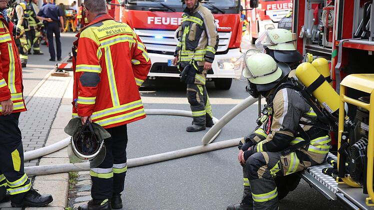 Im Landkreis Wunsiedel hat ein Unbekannter eine Wohnungstür eines Mehrfamilienhauses in Brand gesetzt. Die Kirpo geht von Brandstiftung aus. Symbolfoto: News5/Fricke