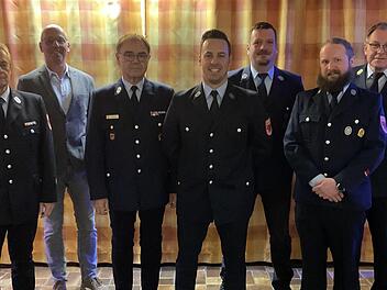 Neuwahlen bei der Freiwilligen Feuerwehr Wildflecken (von links): Harry Schäfer (bisher 2. Kommandant), Bürgermeister Gerd Kleinhenz, Georg Helfrich (bisher 1. Kommandant), Daniel Kleinheinz (neuer 1. Kommandant), Patrick Strömel (neuer 2. Kommand...