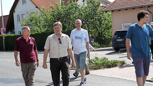 Und los geht's auf dem neuen 5-Kilometer-Wanderweg.  Foto: Richard Sänger