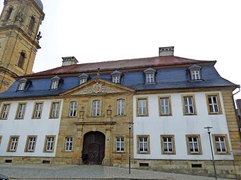 Das katholische Pfarrhaus soll zum neuen Rathaus werden. Doch dies gestaltet sich schwieriger, als gedacht.
