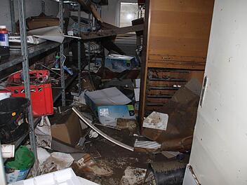 Auch 2014 war das Anwesen von Heinz Wanderer von Überschwemmungen betroffen (Bild). Der Unternehmer gibt der Gemeinde die Schuld, weil sie seiner Ansicht nach wissentlich Mängel im Kanalnetz in Kauf genommen hat. Foto: Archiv/Jürgen Gärtner