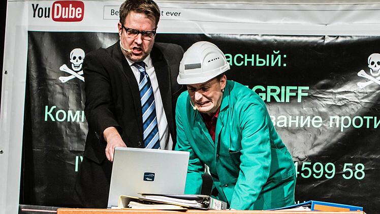 So feiert das Trio "TBC" die offizielle Premiere seines neuen Programms "Aller Unfug ist schwer" im Coburger Kongresshaus.