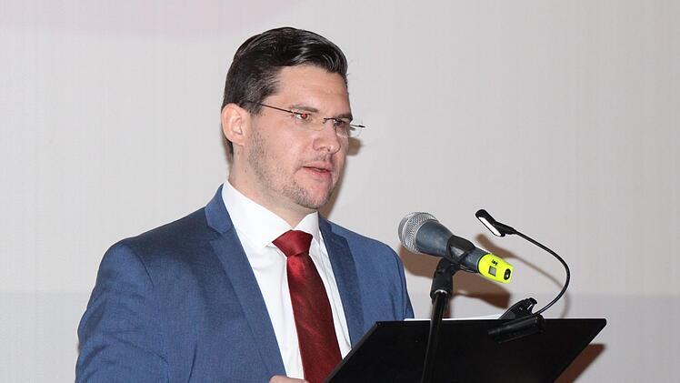 Die Coburger SPD kürte ihren OB-Kandidaten: Hier Dominik Sauerteig bei seiner NominierungsredeOliver Schmidt