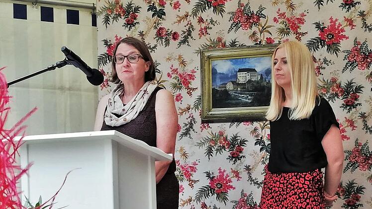 Projektleiterin Dr. Birgit Speckle (links) und Museumsleiterin Josefine Glöckner gaben einen Einblick in die neue Ausstellungskonzeption. Foto: Sigismund von Dobschütz