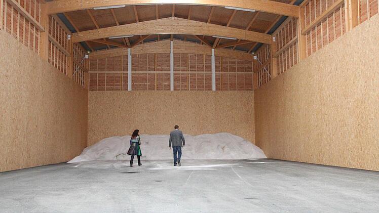 Bis zu 1800 Tonnen passen in die riesige Halle.