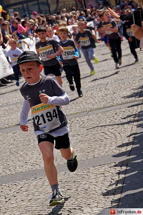 Weltkulturerbelauf 2017 in Bamberg: Der Zieleinlauf am Maxplatz