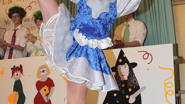Hoch das Bein hieß es bei Tanzmariechen Franziska Eck aus Haßfurt.