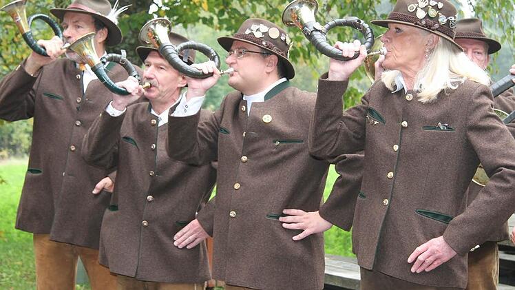 Die Jagdhornbläser eröffneten den Walderlebnistag.