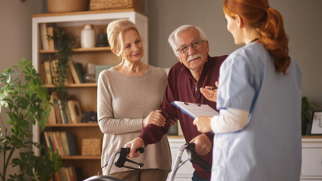 Mehr Pflegebed&uuml;rftige und steigende Eigenanteile belasten Pflegeversicherung