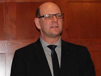 Thomas Stadelmann steht bereit für die Wahl zum Zeiler Bürgermeister.  Foto: Klaus Schmitt
