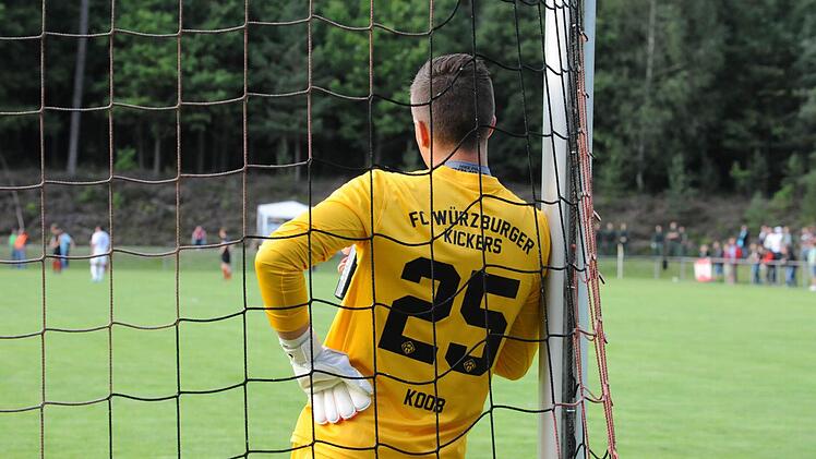 Gelangweilt: Kickers-Keeper Koob.