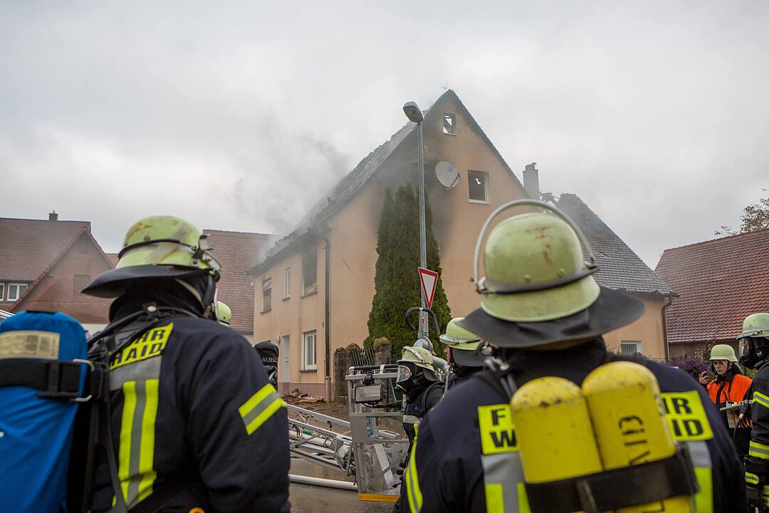Wohnhausbrand bei Altdorf fordert Feuerwehr