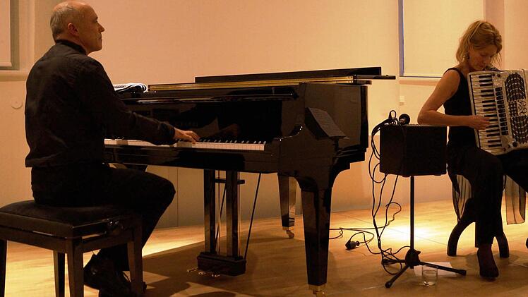 Wolfram und Bettina Born teilten mit dem Publikum ihre Leidenschaft f&uuml;r den Tango. Foto: Denise Burkhardt