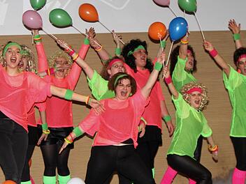 : Die "lustigen Weiber" mit ihren "1000 Luftballons".