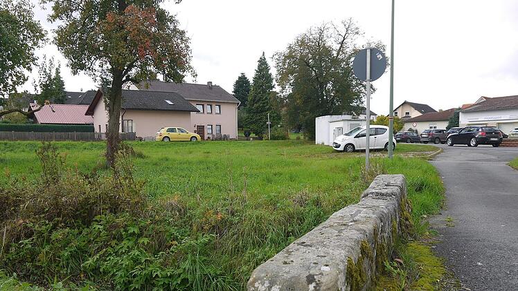 Hier soll der neue Wasserspielplatz hinkommen: genau zwischen Lahm und Pülsdorf am Eggenbach unweit der Wanderhalle. - Foto: Berthold Köhler