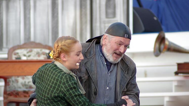 Szenen aus dem Musical "My Fair Lady" im Luitpoldbad in Bad Kissingen. Foto: Klaus Werner