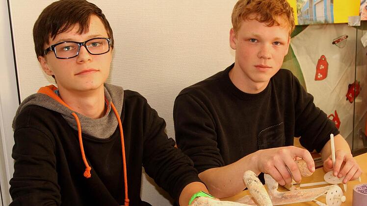 Lukas und Felix können sich jetzt schon den Beruf als Maler und Verputzer vorstellen. Foto: gg