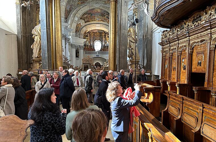 Dreijährige Restaurierung im Kloster Banz: Historisches Chorgestühl erstrahlt wieder