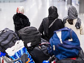 Flughafen Hannover - Ankunft Afghanen mit Aufnahmezusage