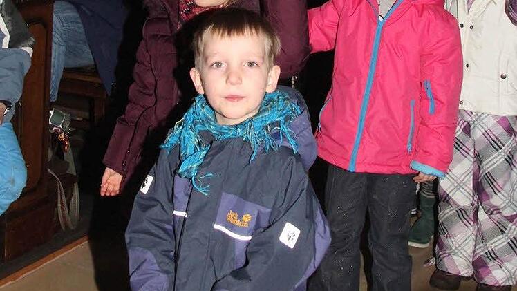 Nicht nur mit ihrem Lichttanz begeisterten die Allerkleinsten, sondern auch mit dem Advents-Rap "Advent, Advent - Jesus kommt auch in euer Haus".