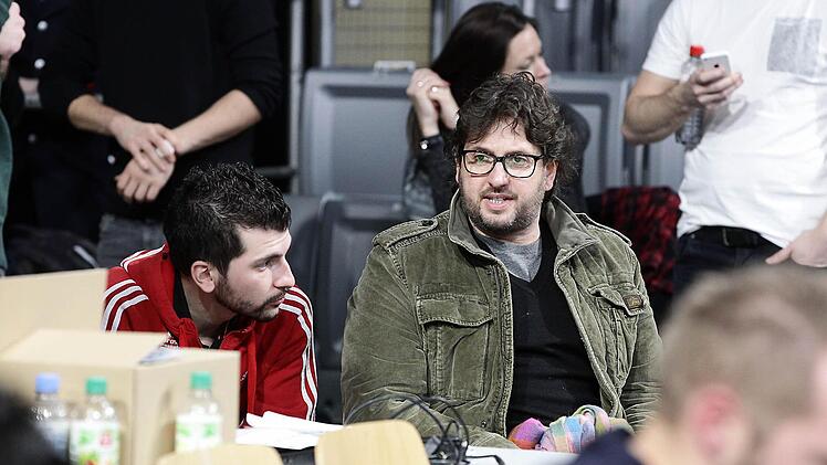 Auch Brose Baskets-Coach Andrea Trinchieri war am Sonntag "zu Gast im eigenen Wohnzimmer".