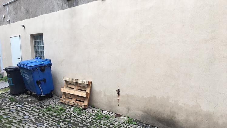 Bamberg: Hauswand wird als &ouml;ffentliche Toilette missbraucht - Anwohner schildert krasse Szenen