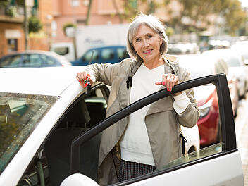 Statt Rente ein Auto - wann die Rentenversicherung dein Fahrzeug bezahlt