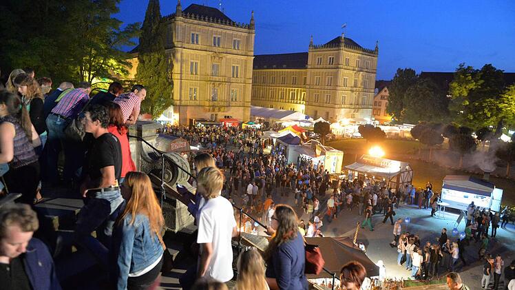 Am Schlossplatz. Foto: Ronald Rinklef