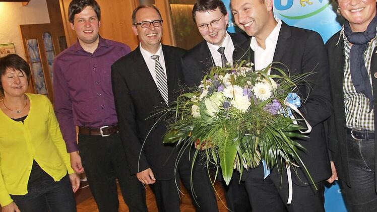 Strahlende Gesichter bei den Gewinnern: Die CSU feierte ihren Erfolg auf der "Karolinenhöhe" bei Trieb; von links im Bild sind Edith Güthlein, CSU Kreisgeschäftsführerin Lichtenfels, Listenkandidat Holger Then, Landrat Christian Meißner, der Kronacher Kreisgeschäftsführer Bernd Liebhardt, Jürgen Baumgärtner und Europa-Abgeordnete Monika Hohlmeier. Foto: Tobias Kindermann