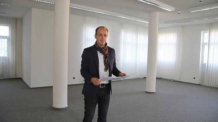 Hell und freundlich sollen die Intensivpflegeräume werden - im hinteren Bereich der ehemaligen AOK-Büros ist eine Tagespflege geplant. Foto: Sonja Adam