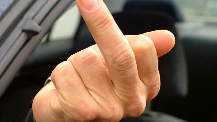 Der Angeklagte zeigte den Polizeibeamten am Rande der Bierwoche auch den "Stinkefinger".  Foto: imago