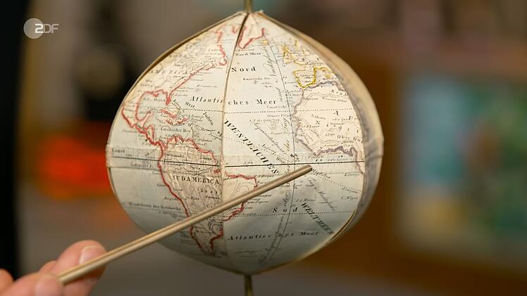 Gut sichtbar spannte sich der Äquator über die Weltkugel, und auch erste Landesgrenzen machten sich bereits auf dem Papier breit.